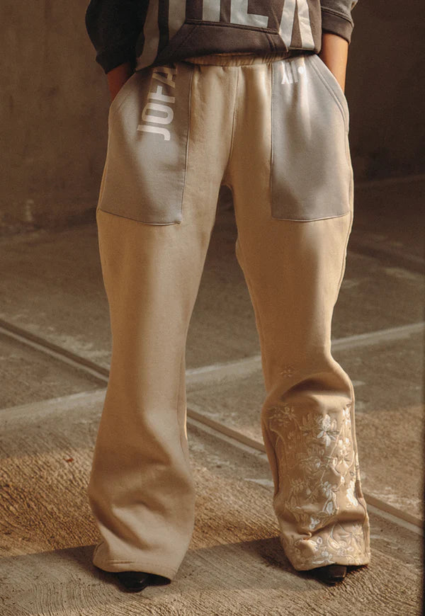 AJWPB-04 UNISEX WIDE-LEG EMBROIDERED SWEATPANTS 1 PC