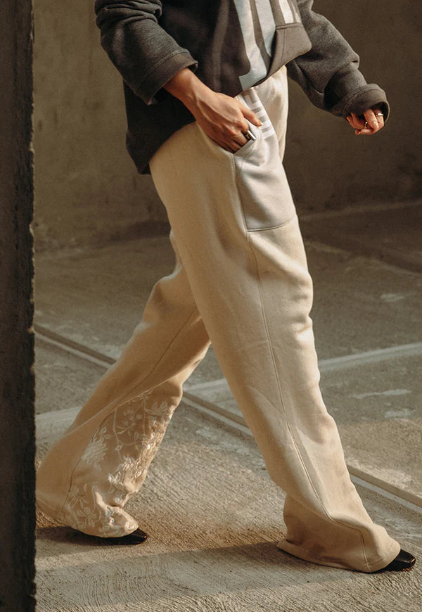 AJWPB-04 UNISEX WIDE-LEG EMBROIDERED SWEATPANTS 1 PC